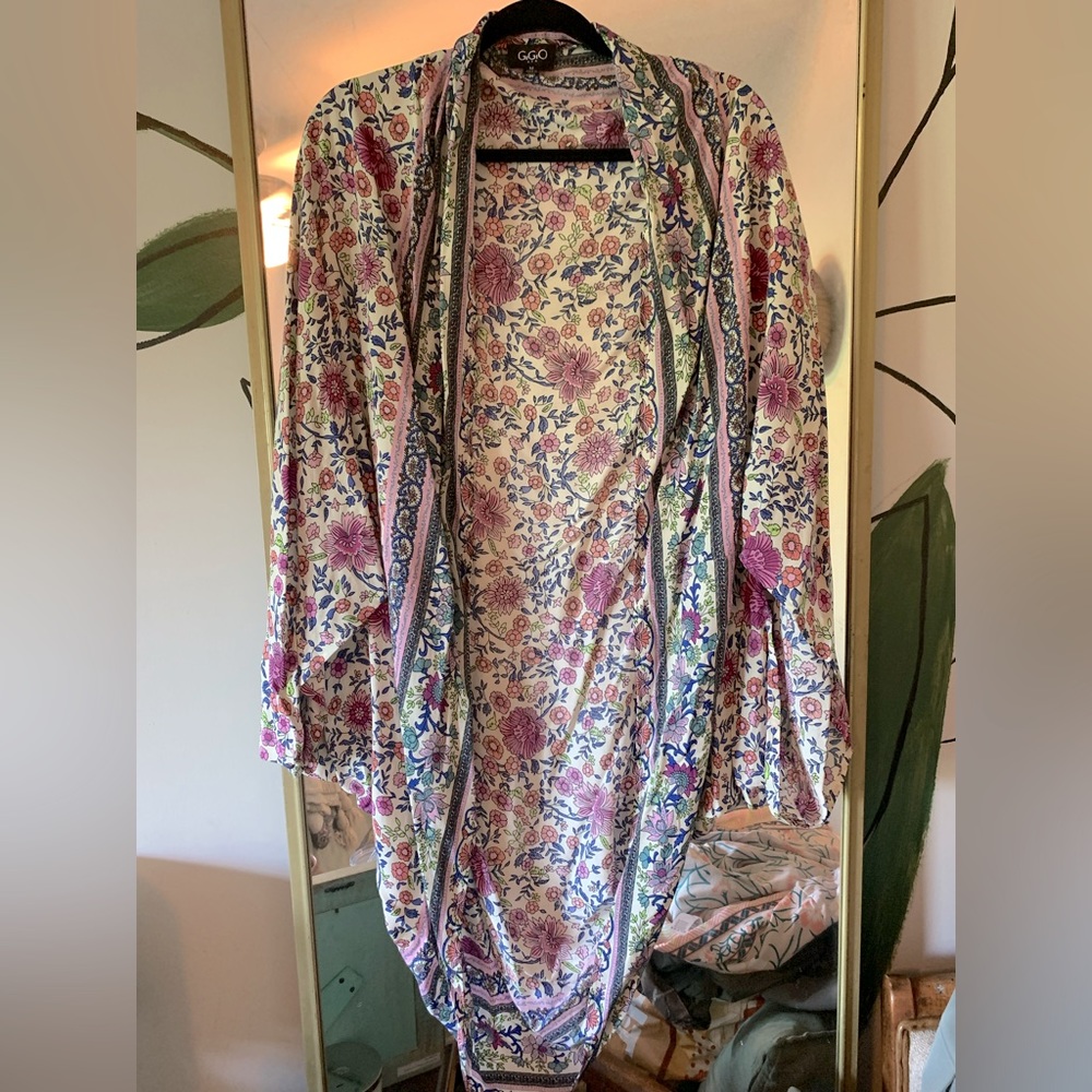 Gorgeous GiGiO Women’s Kimono size Medium EUC